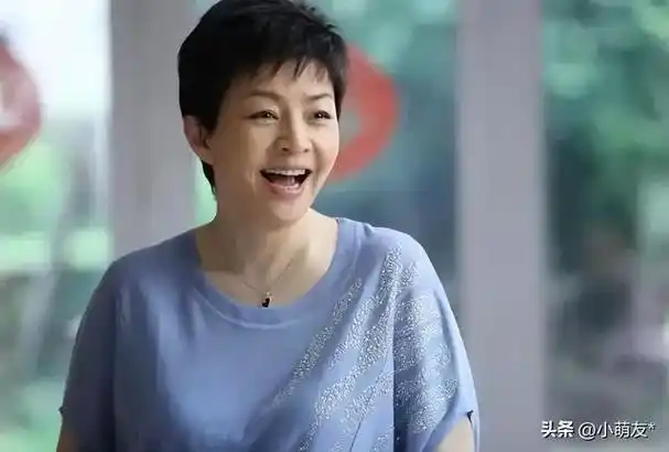 宋丹丹晒全家露营,小孙子颜值抢镜神似爷爷英达,网友:太强大!