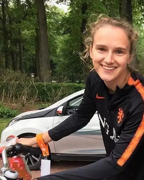 关于荷兰女足米德玛号码的问题