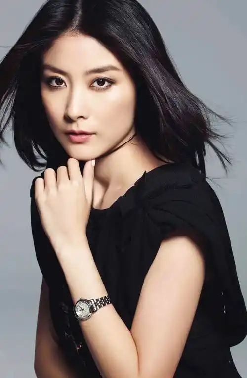 陈慧琳:含着金汤匙出生,从设计师到歌坛大佬,和丈夫相伴多年