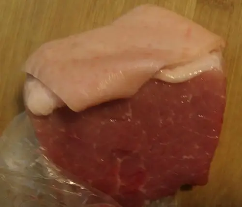 这个猪皮上有一点点的红点,是病猪吗?