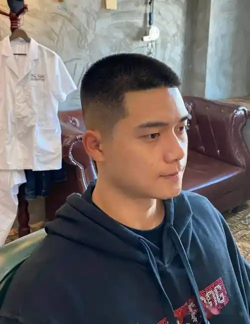 像彭于晏一样敢留寸头的男生才是真帅哥