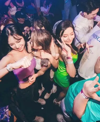 潮玩国庆|与30多万网友一起"云蹦迪"是一种什么体验