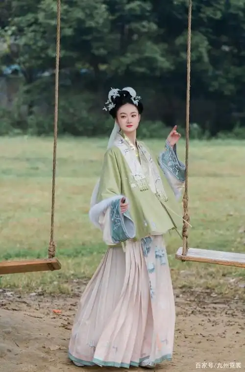 明制汉服不仅仅是端庄:少女风明制套装,风格活泼又可爱