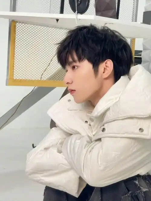 啊啊啊啊帅到我心巴上了时代少年团刘耀文67男模炸街