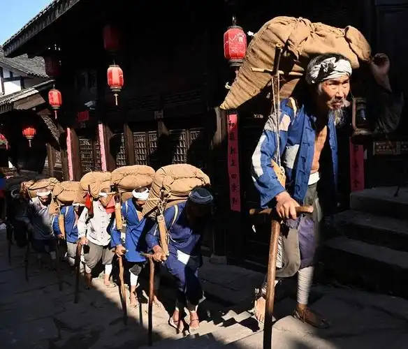 沱牌镇:川酒之光,品味独特的沱牌酒