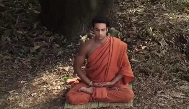 《佛陀》剧照:乔达摩·悉达多悟道