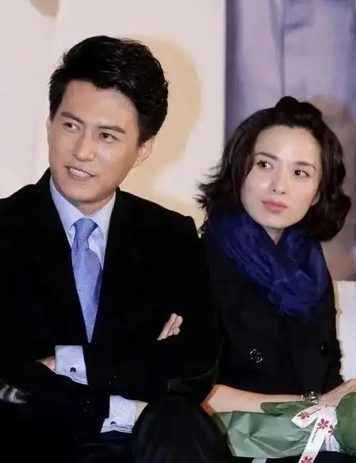 靳东居然娶了二婚老婆,而且还是我们熟悉的李佳?简直让人捉摸不透.