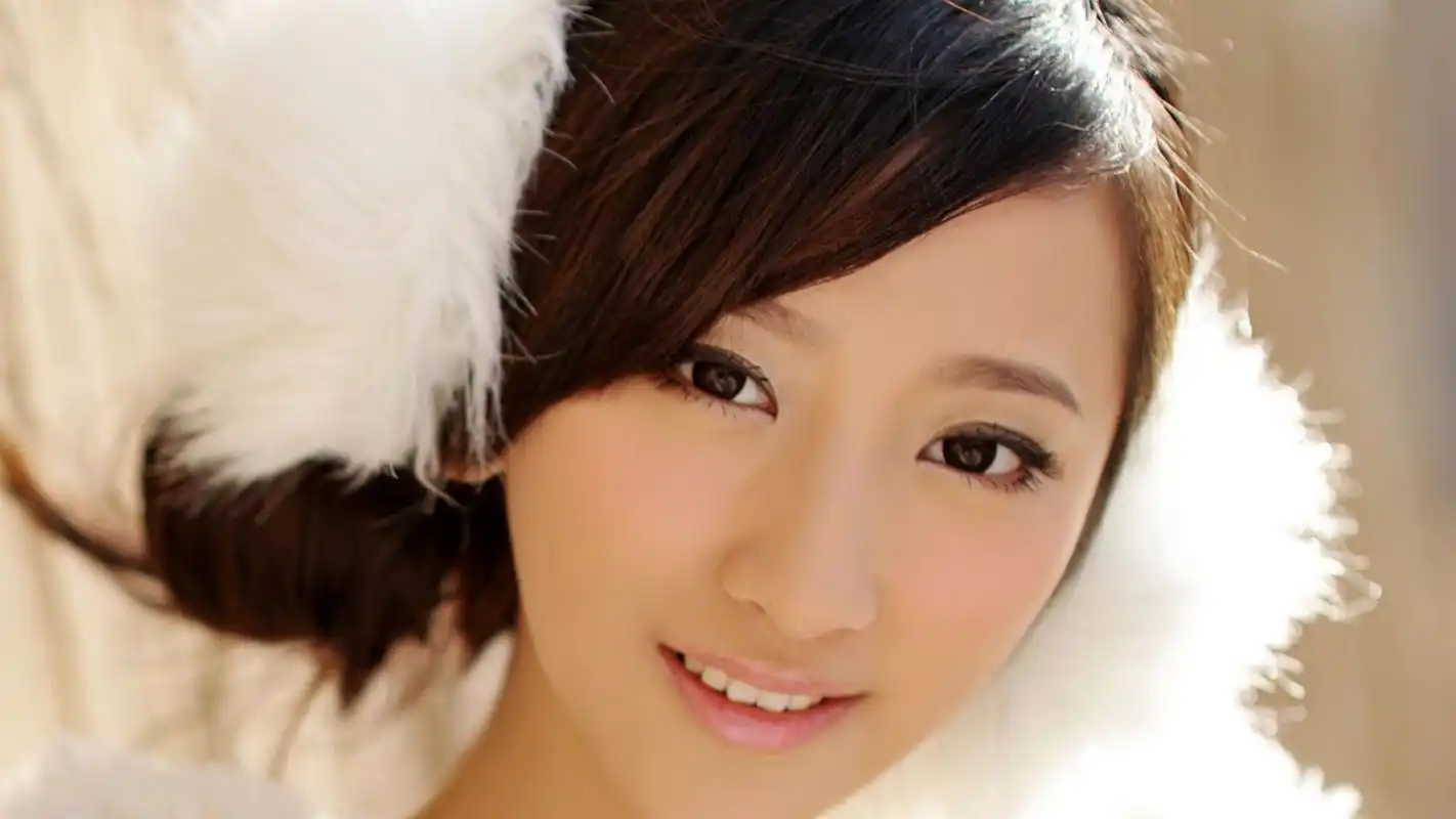 清秀养眼的性感美女图片桌面壁纸高清