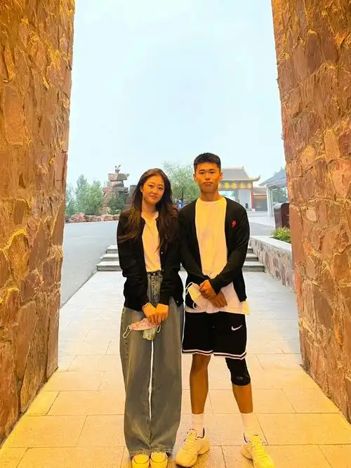 172与182的男友身高差