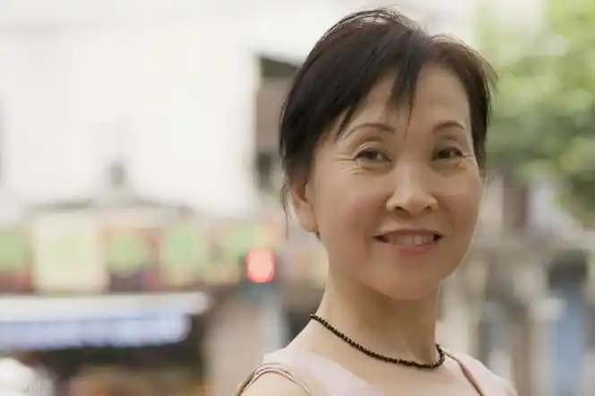 五十岁的女人50岁的女人老了吗