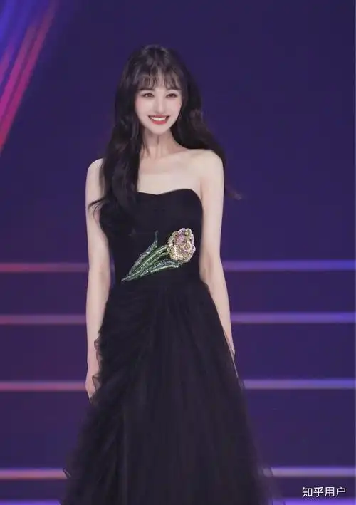 郑爽有没有正式的红毯礼服照? - 知乎