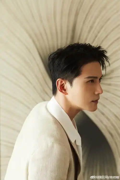 徐正溪素色西装##徐正溪居家风随拍