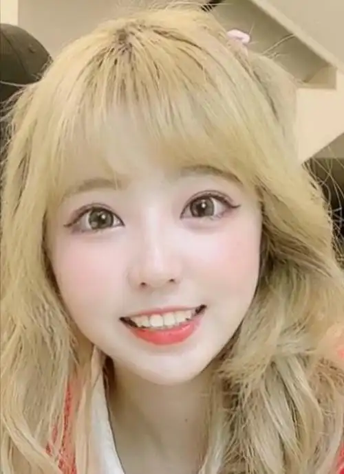 网红翻车郝一点再秀素颜照网友质疑自毁人设