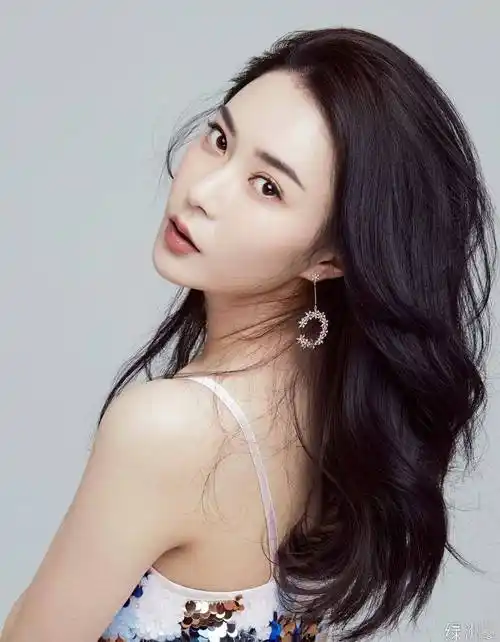 原创国内影坛天然美女超高颜值火辣身材绝不输柳岩徐冬冬