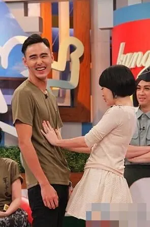 阮经天也遭小s吃豆腐 细数这些年被小s调戏男星