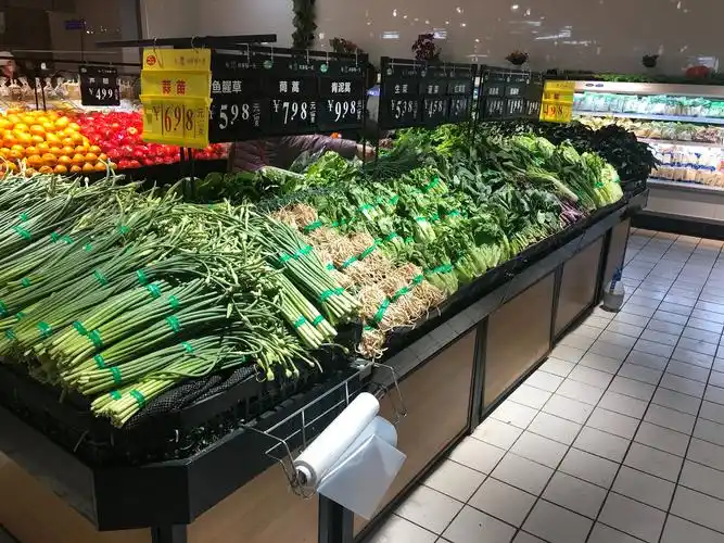 营运中心 巡店小结: 1,商品没有遵循单品横向,品类纵向陈列要求陈列