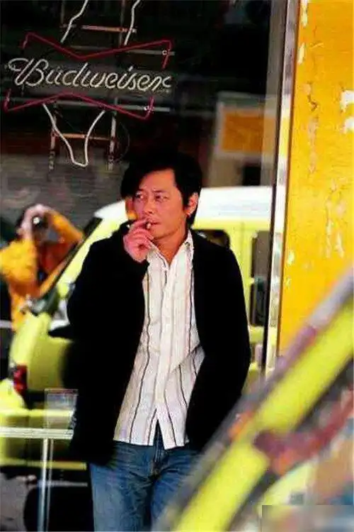 王杰嗓子真的是被人下毒害的其实这一切都是他的谎言