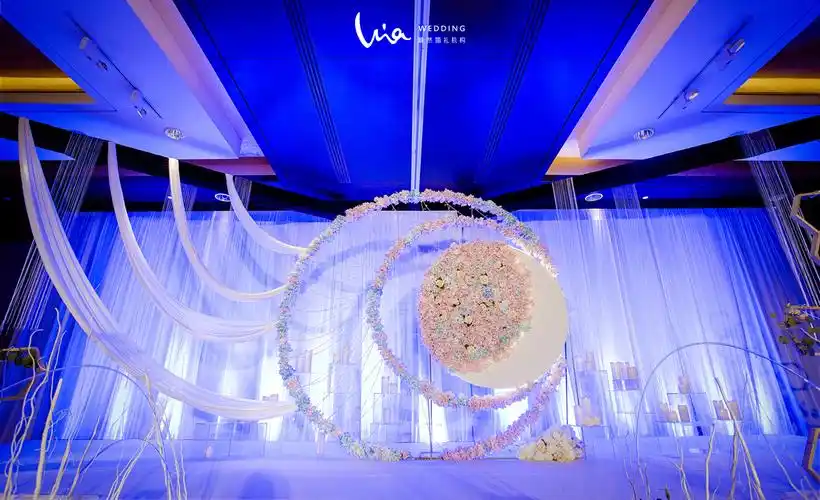 简约浪漫婚礼背景墙花环