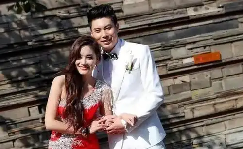 朱微玮与艾伦一样都是《开心麻花》的成员,是一位能力与颜值