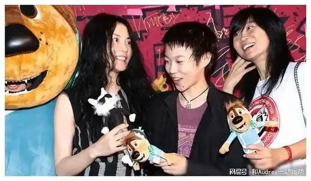 窦靖童曝王菲家里现状不重视仪式感王菲私下生活让人不敢恭维