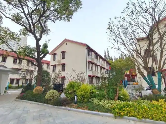 老样子新里子70岁曹杨新村焕新生