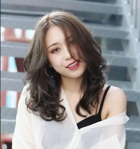 微卷发十个女人九个爱的自然慵懒风