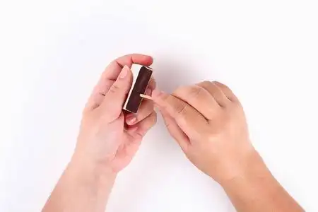 火柴打火机图片