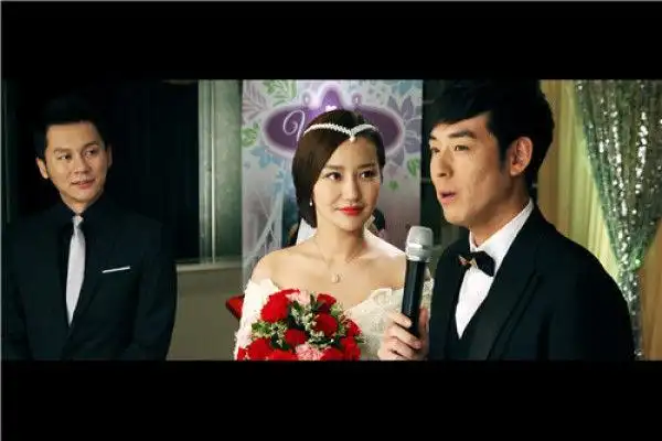 和靳东一起主演过电视剧的她竟然是达芙妮的老板娘