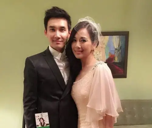 他长得帅气又专情,和大8岁老婆恩爱11年,39岁没孩子成遗憾_张铎