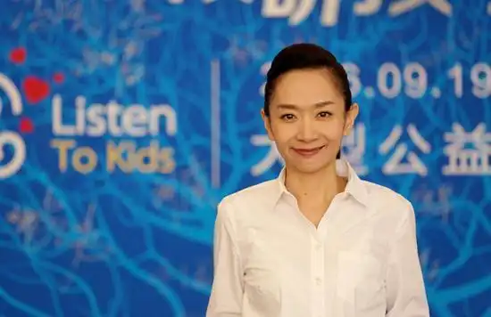 美女主持人因吸二手烟切除肺叶从此身边人不敢吸烟