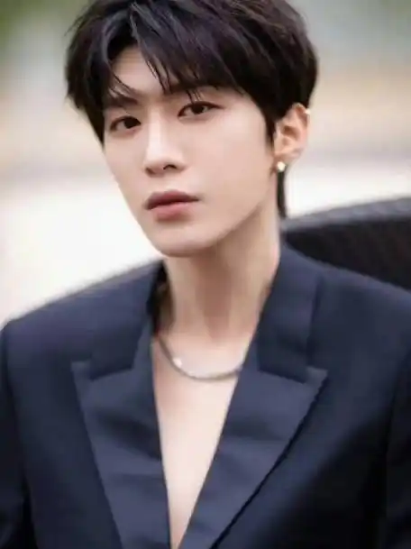 吃货实锤哈哈哈,不过u1s1看范丞丞吃饭是真的香,不考虑开个吃播吗?