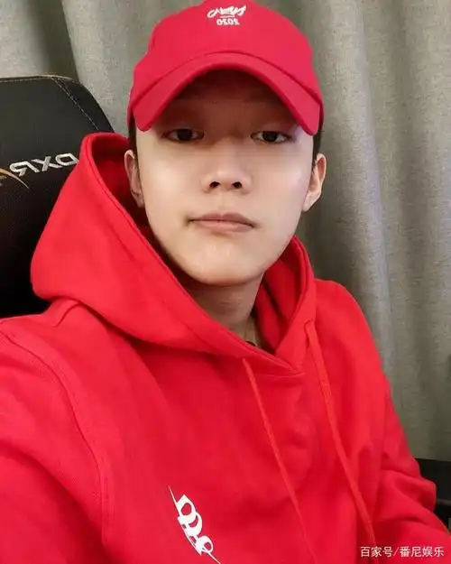 国内说唱歌手pgone王昊在武汉肺炎事件期间发文:一方