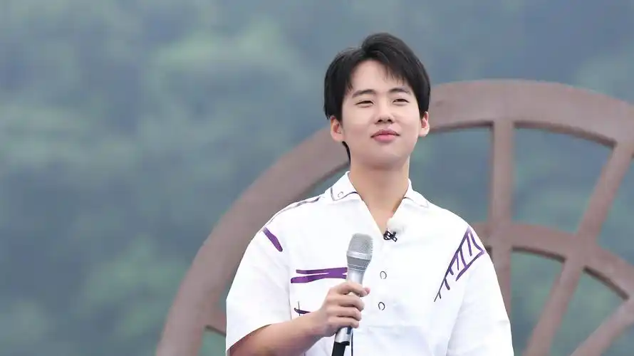 《奔跑吧》郭麒麟:超磨叽撕名牌选手,果然是德云社大小姐_手机搜狐网