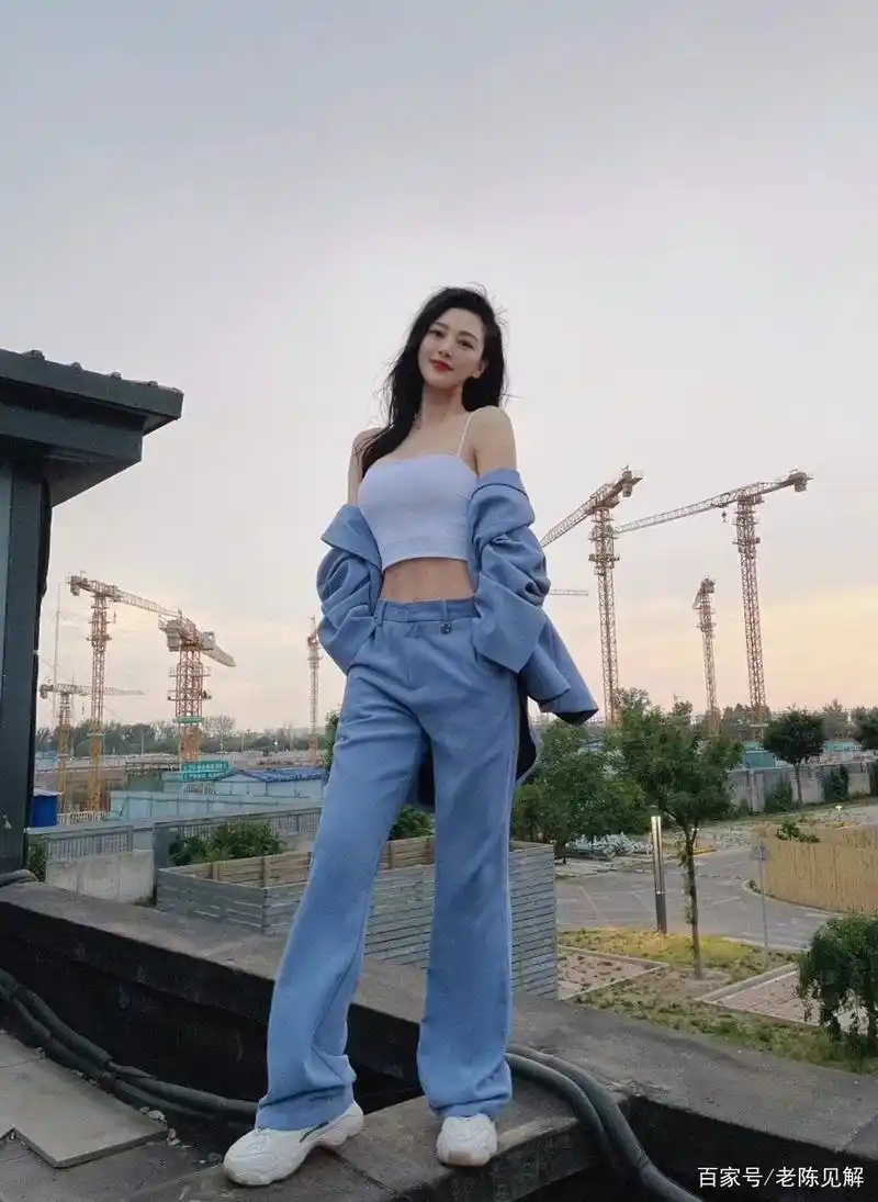 中央戏剧学院演员郑清文身材怎么样?有喜欢的吗?