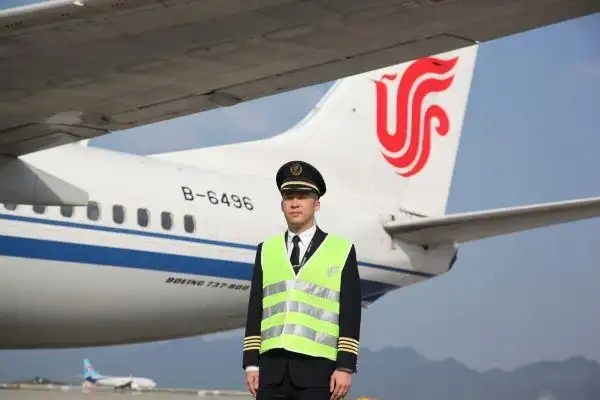 国航重庆胡启明有快乐魔法的年轻机长