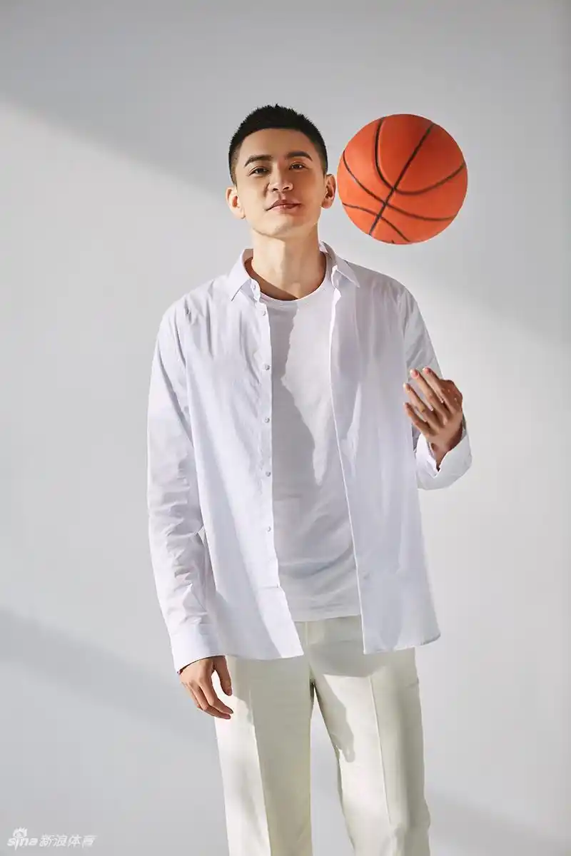 又帅又能打黄金荣耀导师杨鸣