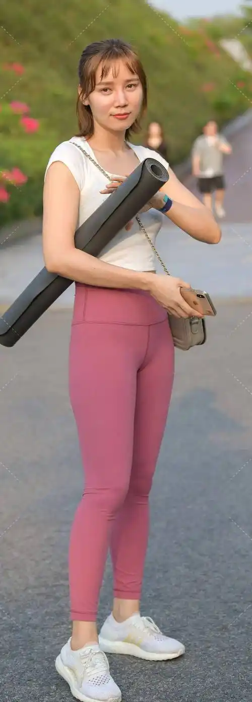 时尚穿搭:紧身裤,享受一份青春的美好,收获一份成功的喜悦_都想_女性