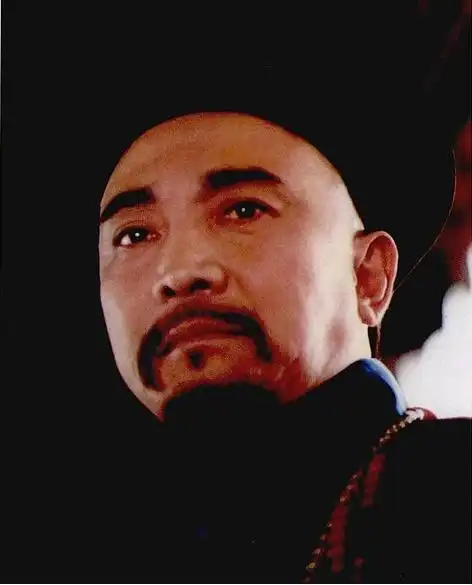 著名演员鲍国安48岁走红和妻子相守至今儿孙满堂成骄傲