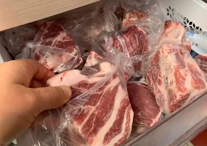 冻肉从冰箱拿出来不用水泡,用这几个方法,简单又快