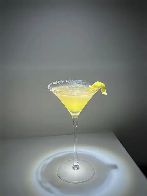 鸡尾酒伯爵柠檬糖马天尼