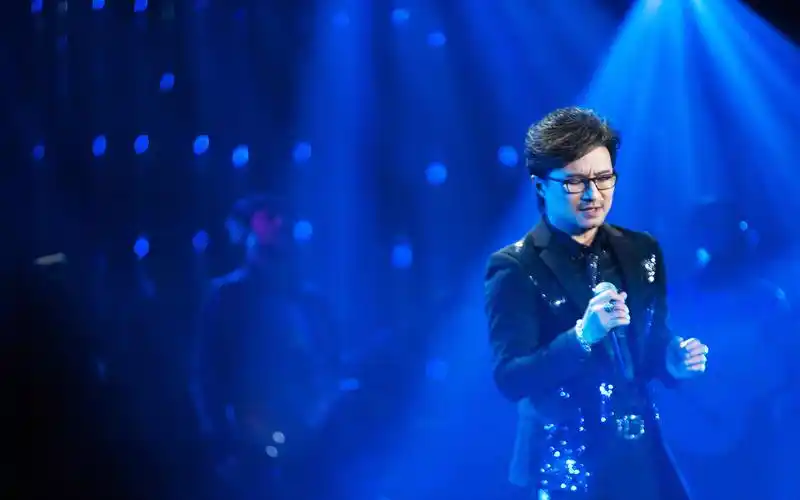 汪峰《歌手》第二季高清图片桌面壁纸