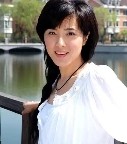 曾黎20张精美的照片