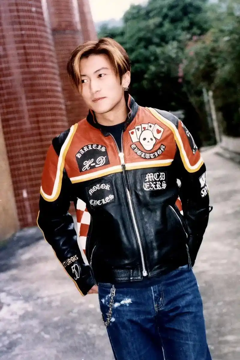 8.29谢霆锋生日快乐!早日开演唱会! - 抖音