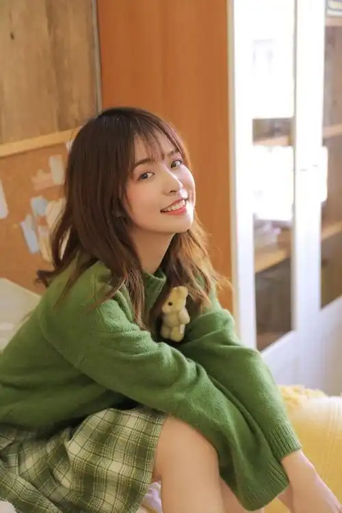 性感美女:居家少女迷人小酒窝可爱性感人体艺术-小虾米