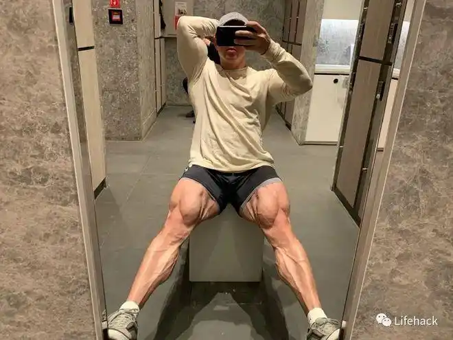 这张肌肉男大腿照让网友炸锅了