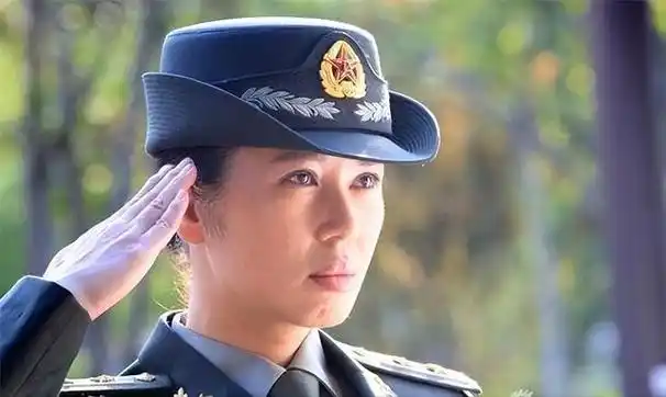 整容脸就不要霍霍军旅剧了,这6位女星告诉你,什么是军人形象!