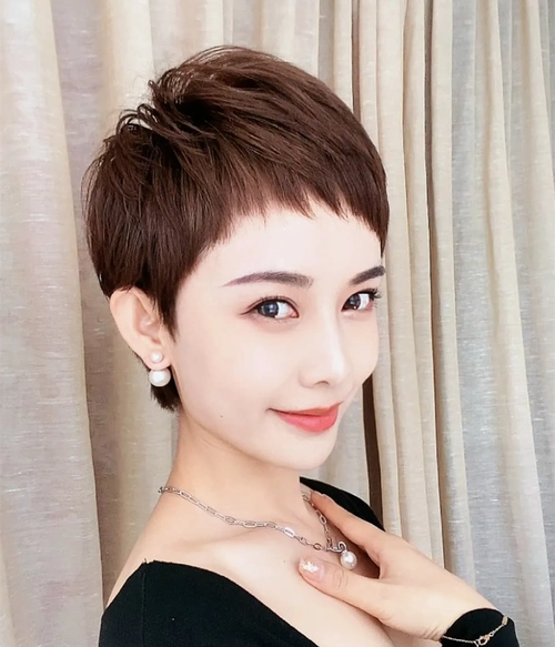 头发少适合什么样的发型图片(三款适合头发稀少的发型)-诚智百科网