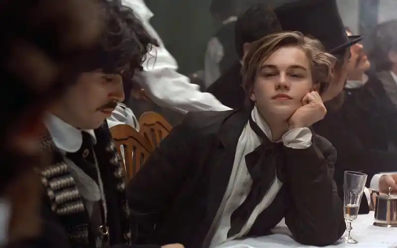 小李子不愧是天下第一美男颜值巅峰真是帅炸了你们更喜欢哪个时期的