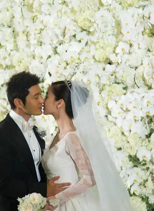 原创黄晓明婚礼耗资2亿谢霆锋包岛求婚明星结婚豪掷千金难逃离婚