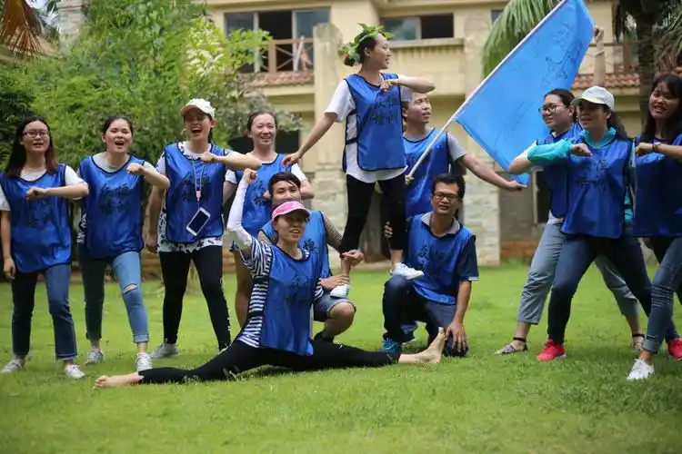 海医一附院开展"五四"青年节系列活动(四)开展增强团队合作精神户外